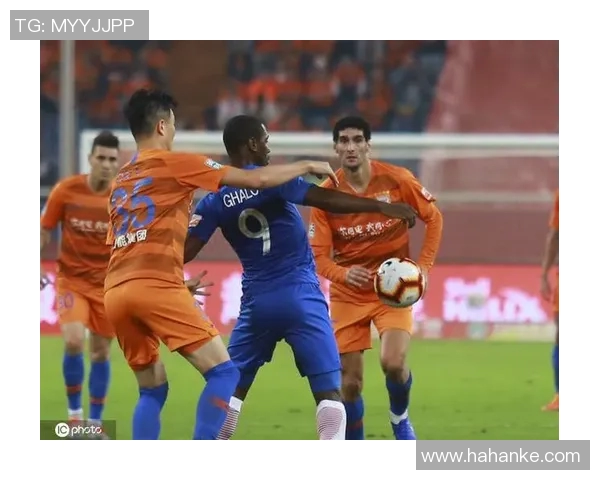 鲁能与申花激战在即球迷期待精彩对决与精彩瞬间 鲁能与申花激战在即球迷期待精彩对决与精彩瞬间